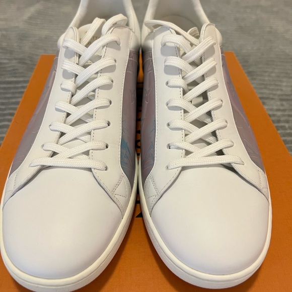 Louis Vuitton Luxembourg Low Top Sneakers only worn once. LV size 9.5  US10.5/11 - Picture 6 of 11